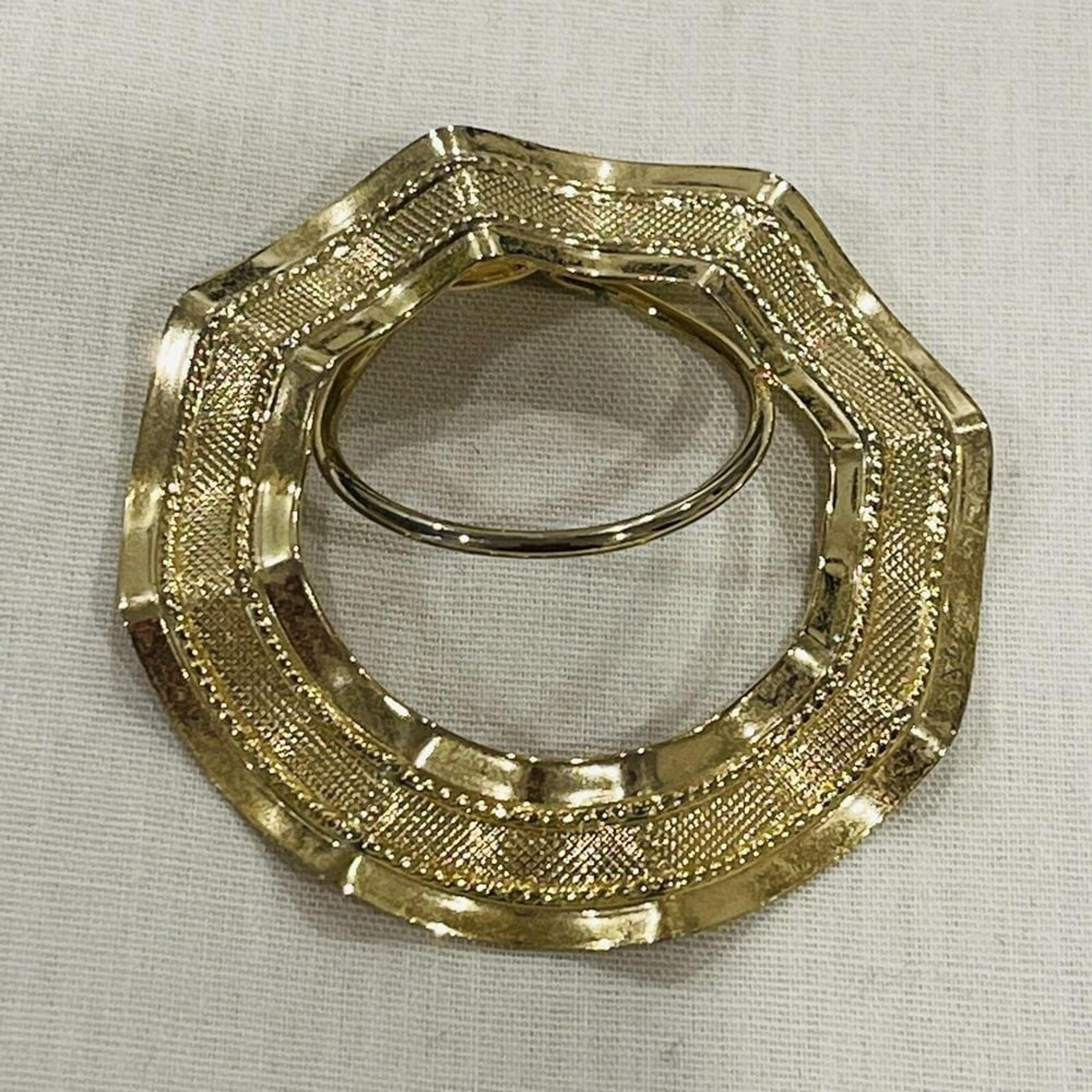 VTG Jeri-Lou Dress Scarf Clip Retro Lace Design Gold Tone Octagon Shape 2"