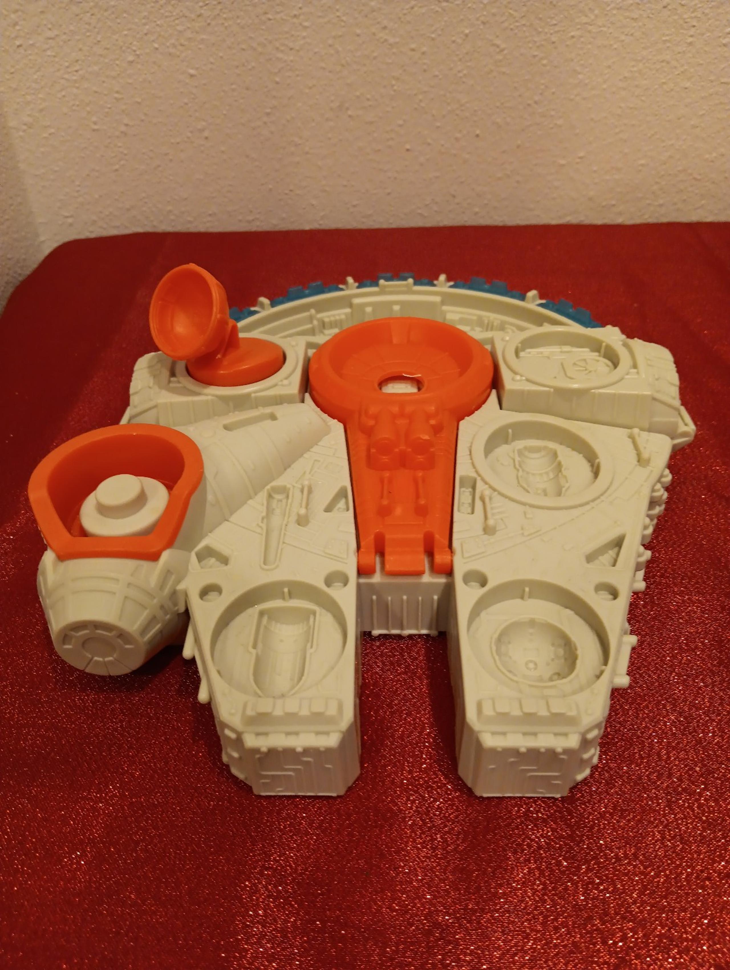 Disney Star Wars Play-Doh Millennium Falcon Ship Mold Maker (2014) Hasbro
