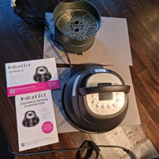 Instant Pot 6 Quart Dehydrate Air Fryer Lid New/ Open Box Excellent Product