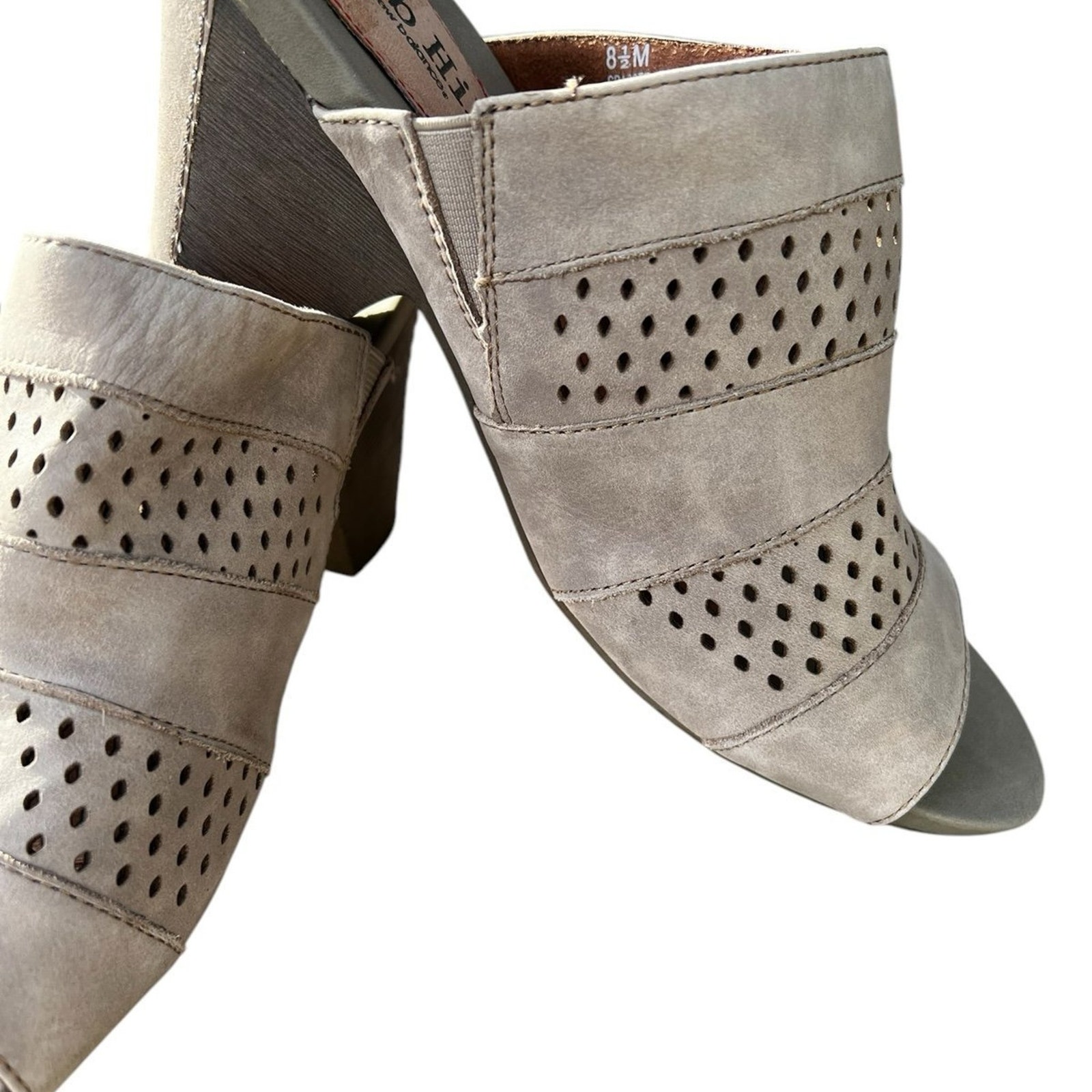 New Balance Cob Hill women’s size 8 1/2 M, leather Tracie sandals, NWT, in Box