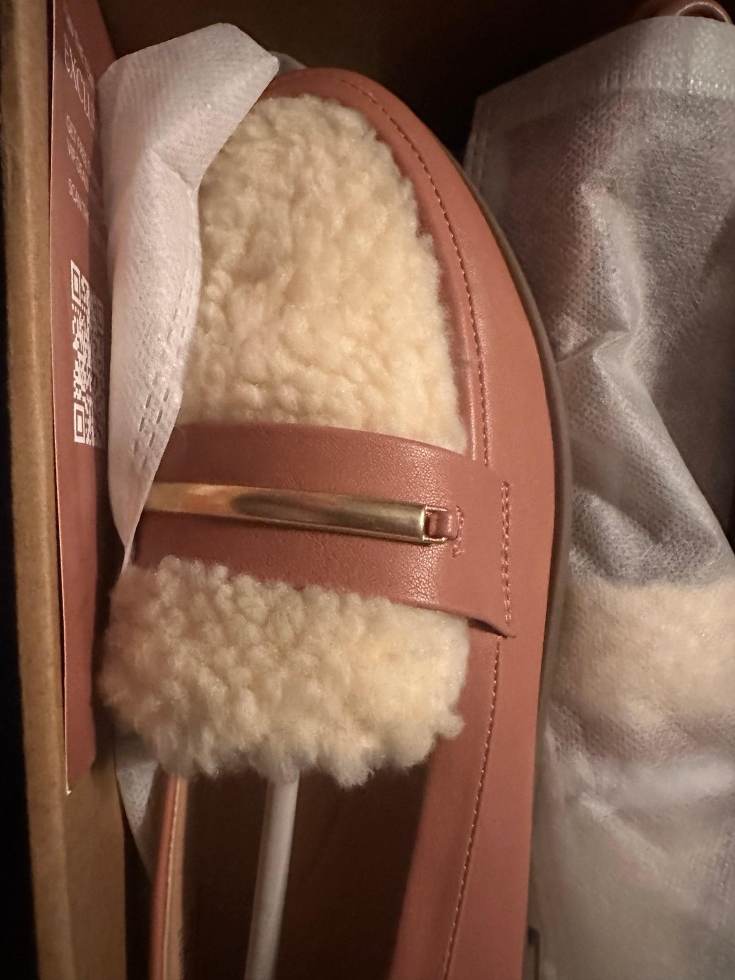 Beautiful  shoes size 10 journey  collection