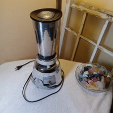 Oster Osterizer Classic Retro Chrome Beehive Blender & Stainless Steel Cup