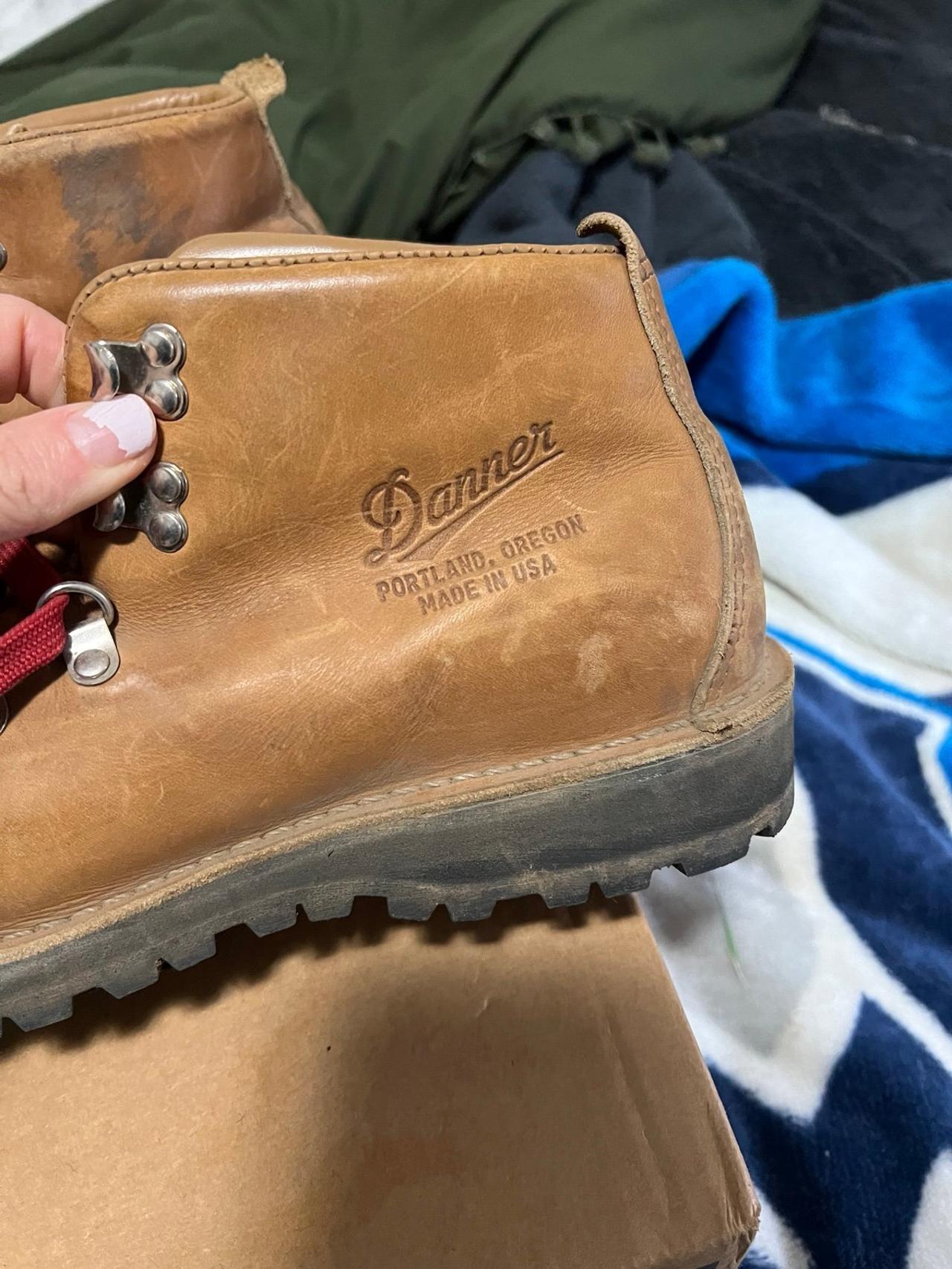 Danner Women's Mountain Light Cascade Hiking Boot