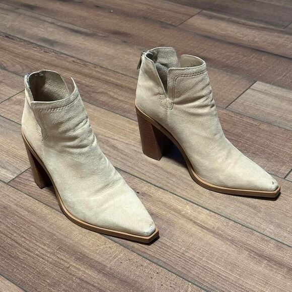 Women's Vince camuto welland ankle zip heels boots tan size US 7.5 / 38