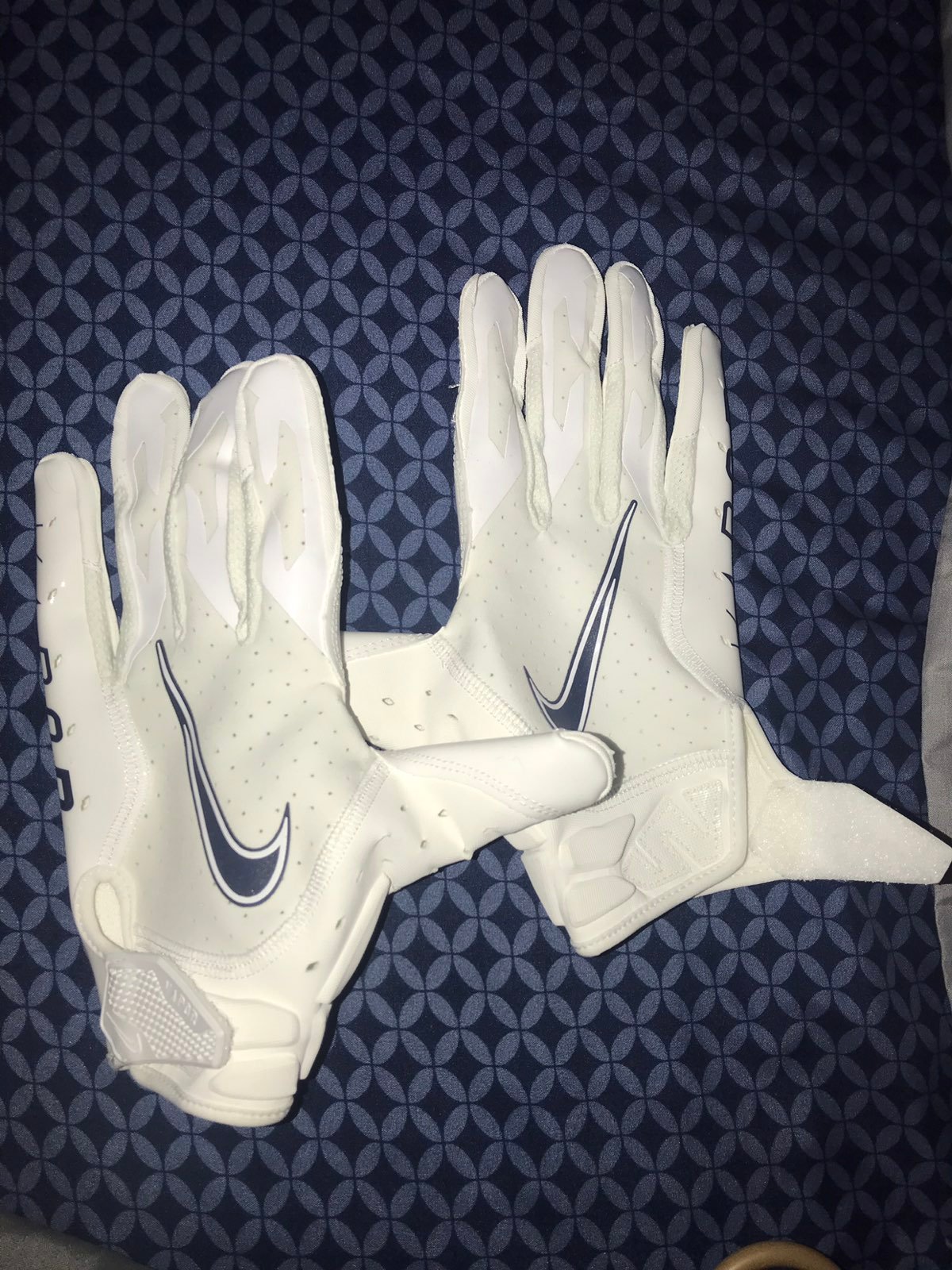 Nike gloves