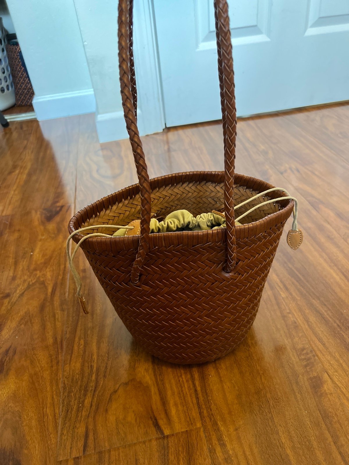 Basket leather bag