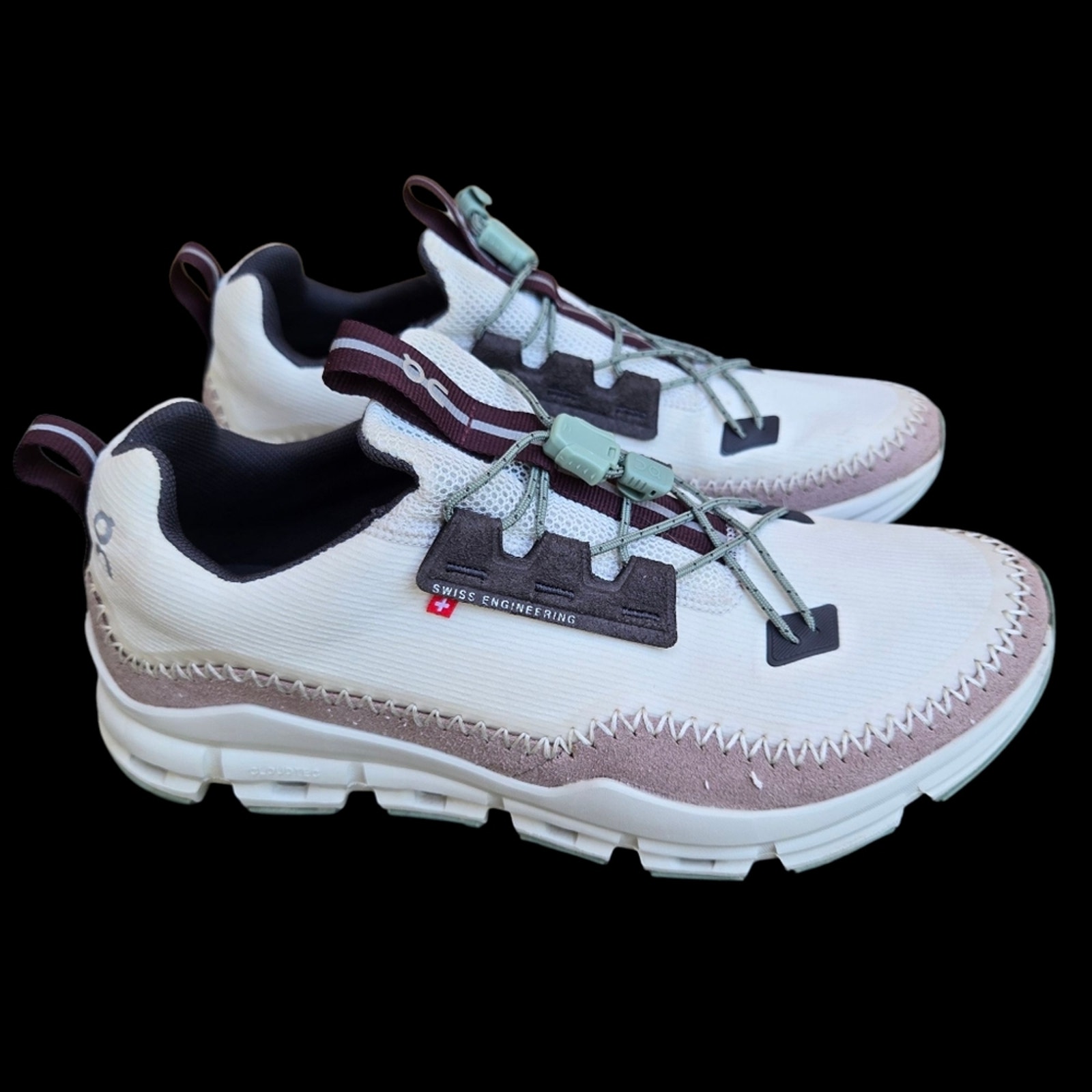 ON Cloudaway Running Shoes Sneakers Womens Size 8.5 White Ice Moss Athletic