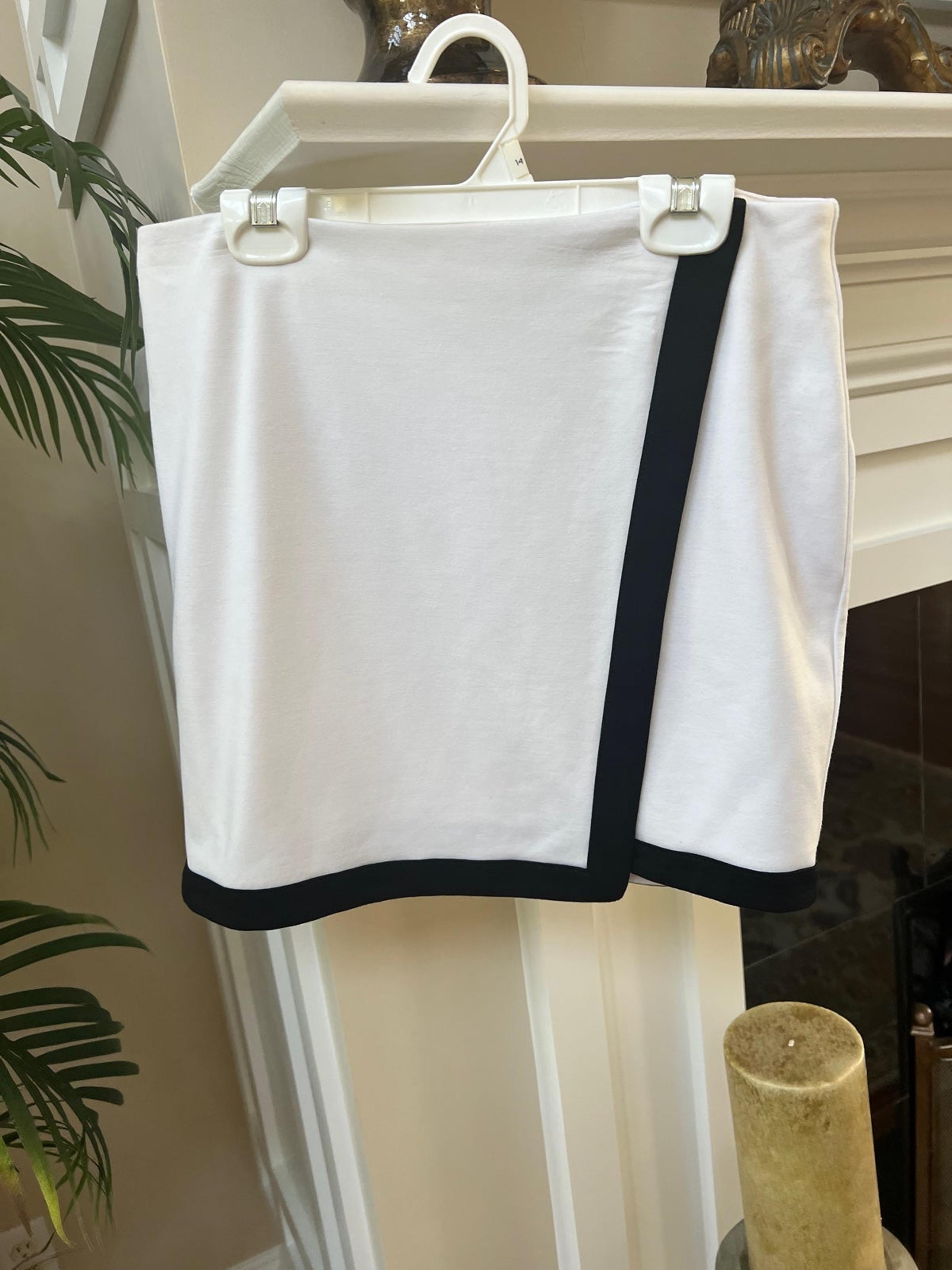 Bebe white/black mini skirt