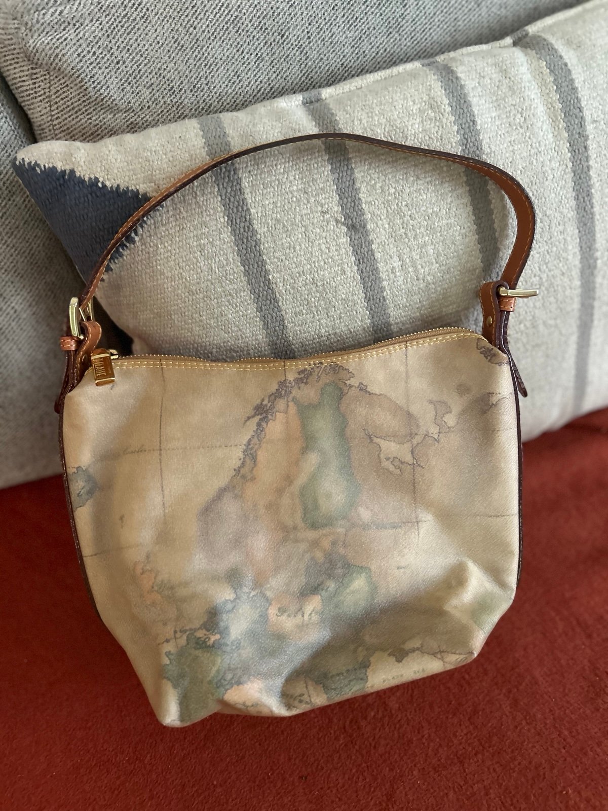 Alviero Martini camel leather handbag Italy vtg