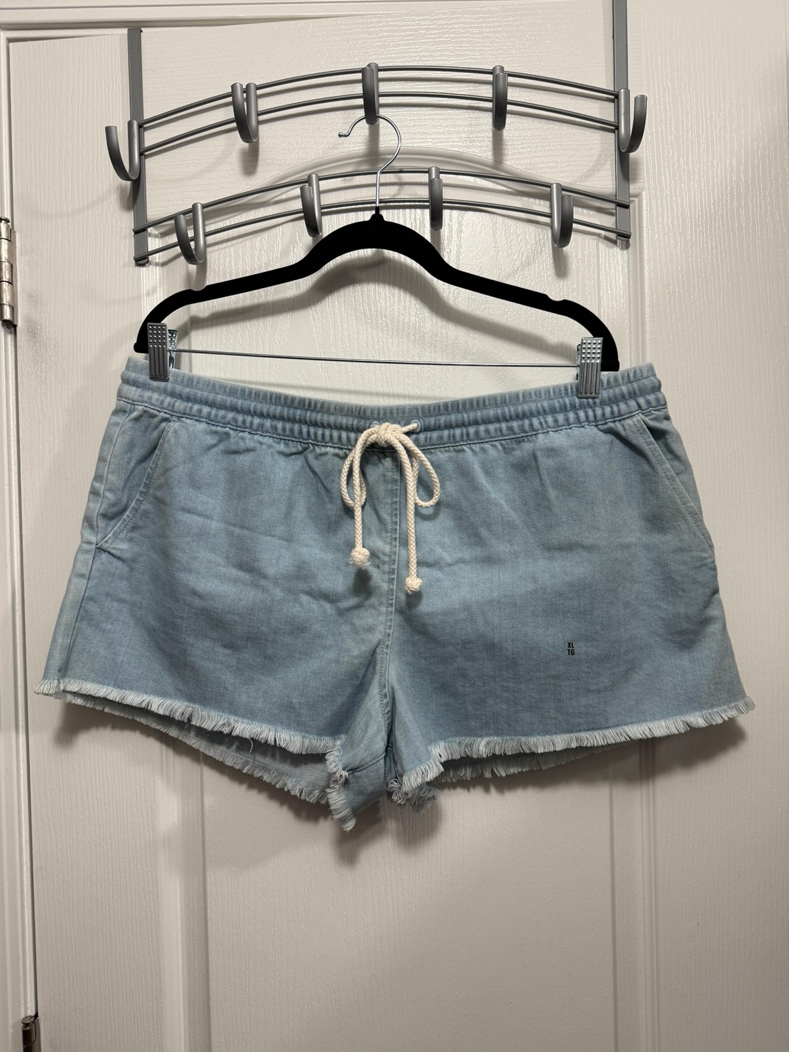 Aerie Chambray Drawstring Raw Hem Shorts Women’s  XL Pull On Classic Beach NWT