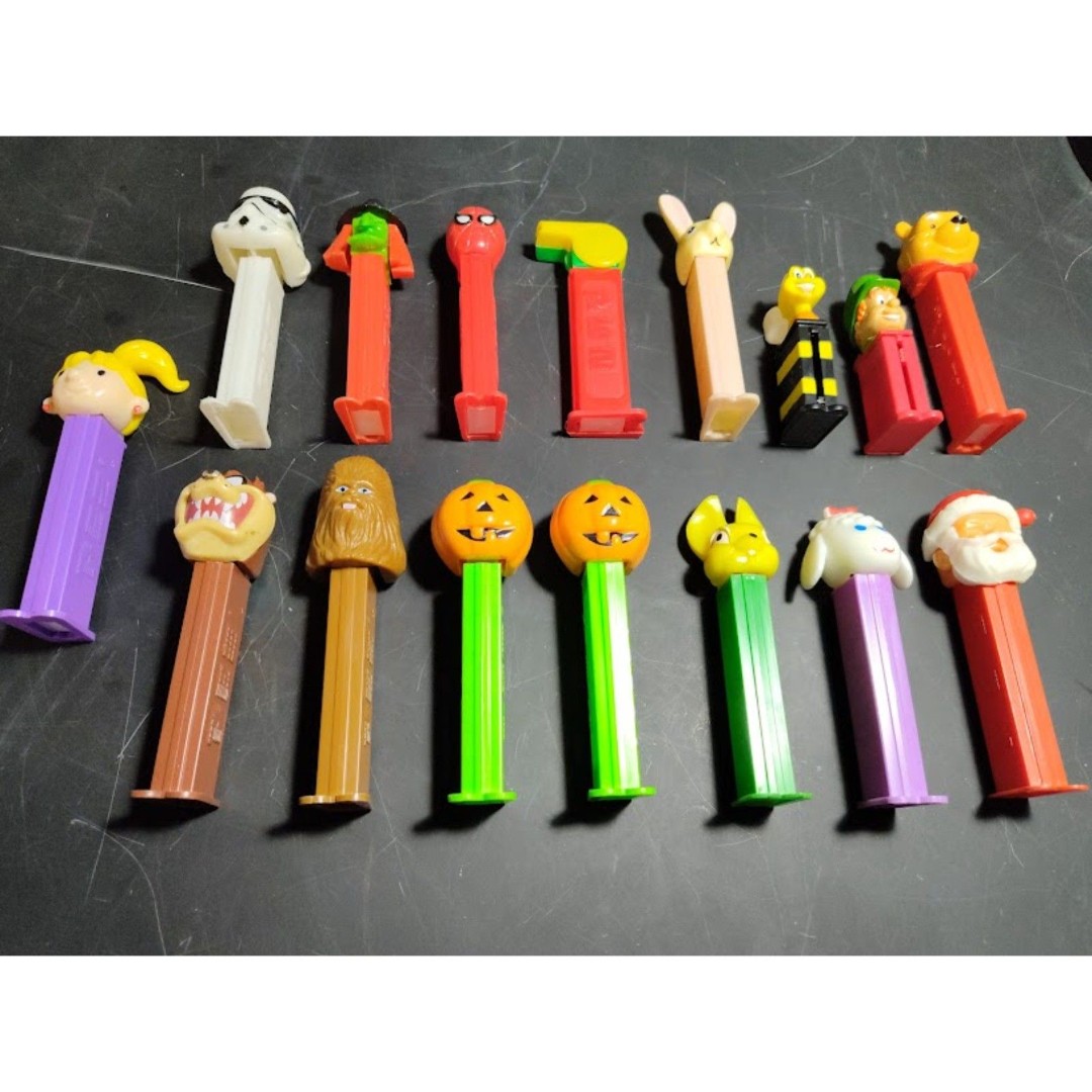 Lot Of 16 Various Pez Dispensers Bunny Pumpkin Star Wars Etc.