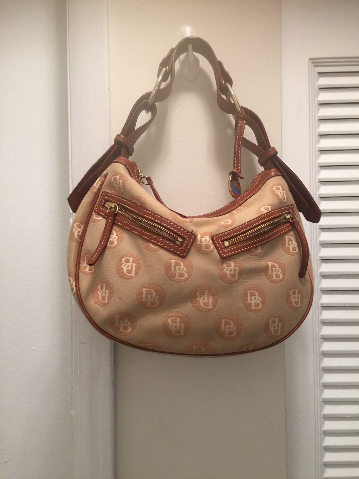dooney and bourke handbags