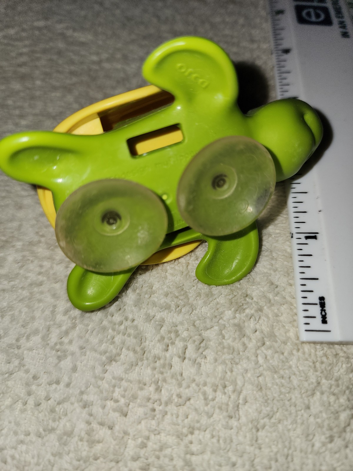 Turtle tooth brush holder - detail