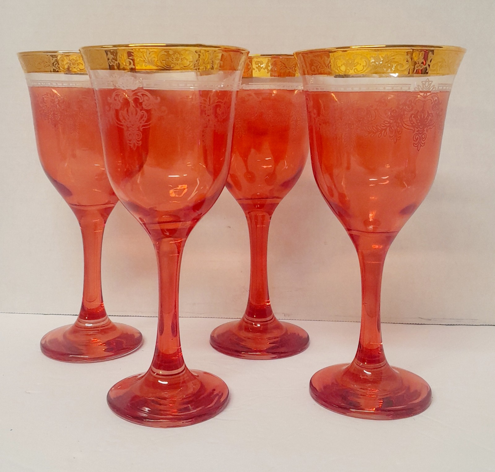 Lorren Home Trends " Corona " Wine Glasses (4)