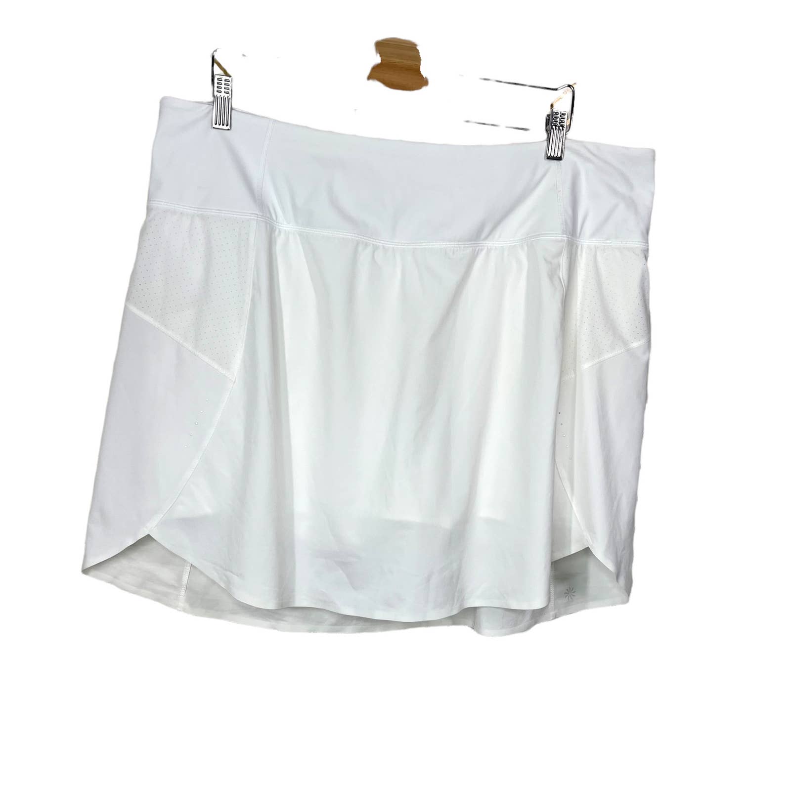 Athleta Run With It 16” Skort in White Plus Size 2X