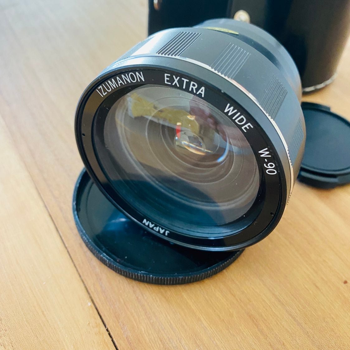 Izumanon W-90 extra wide attachment Lens