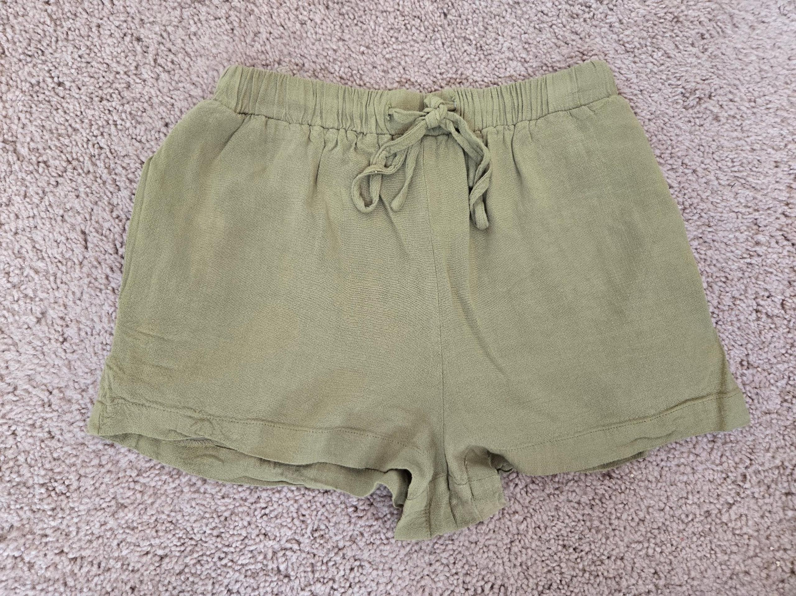 Forever 21 Women's Green Tie-Waist Shorts with Pockets Size XS