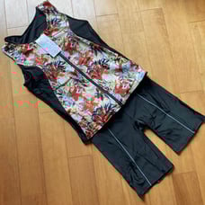 ☆Brand New☆ Floral Zip-Up Swimsuit Set Size 15 LL