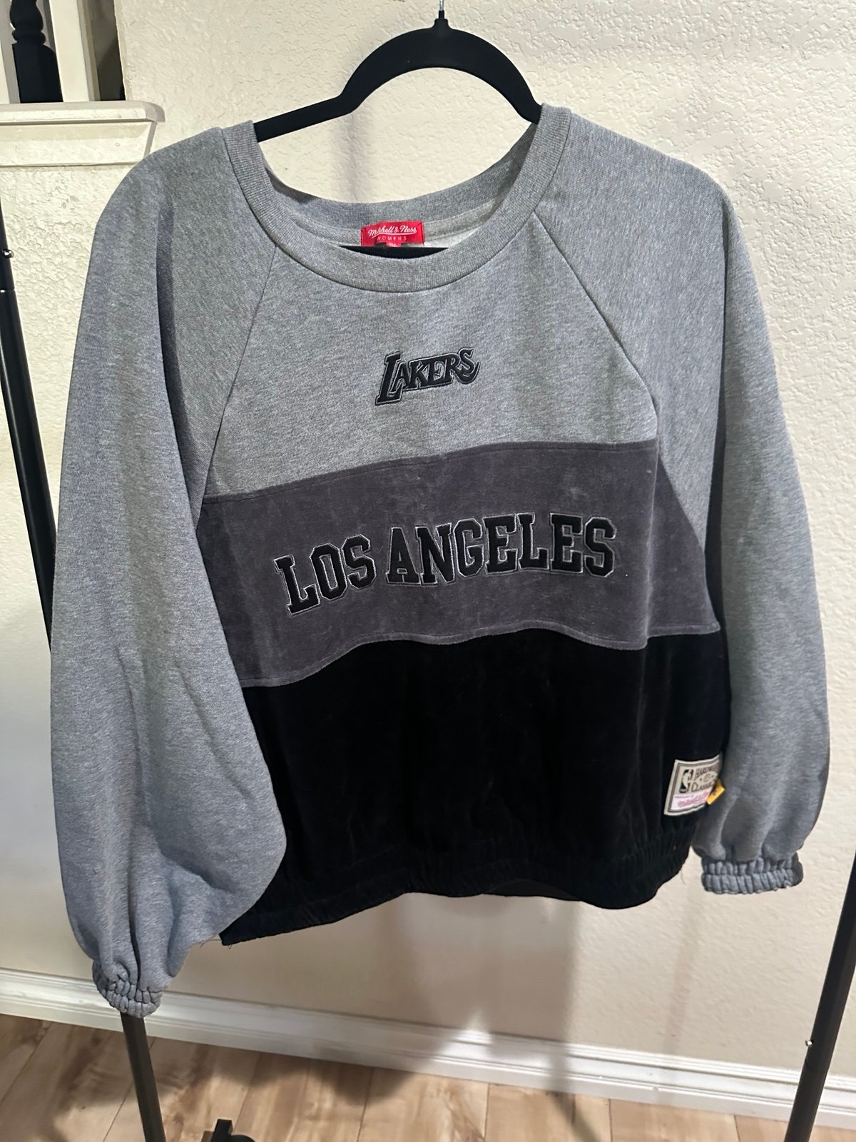 Women’s Lakers Sweeater