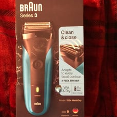 Braun electric razor