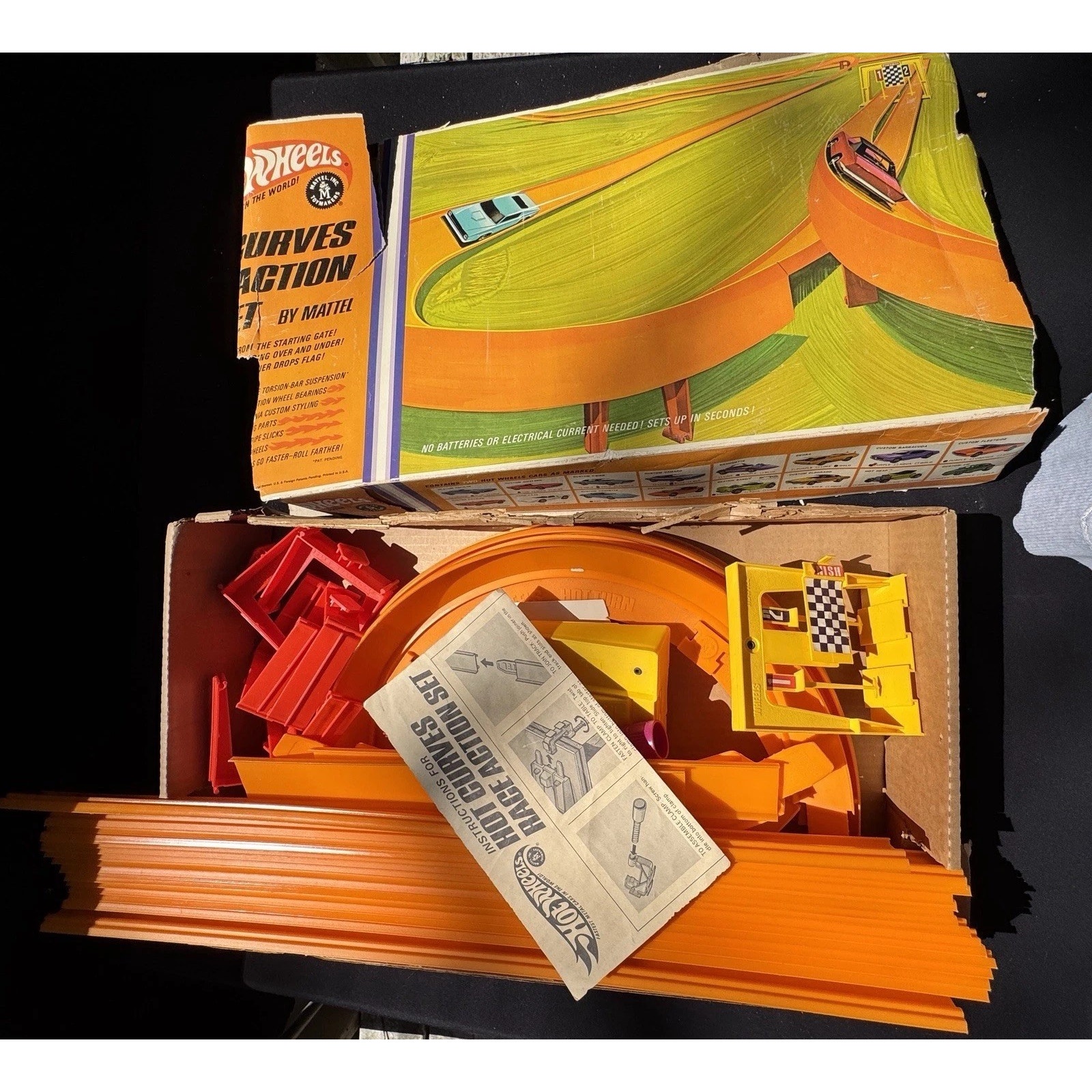 Vintage 1968 Hot Wheels Redline Hot Curves Race Action Set *Poor Box