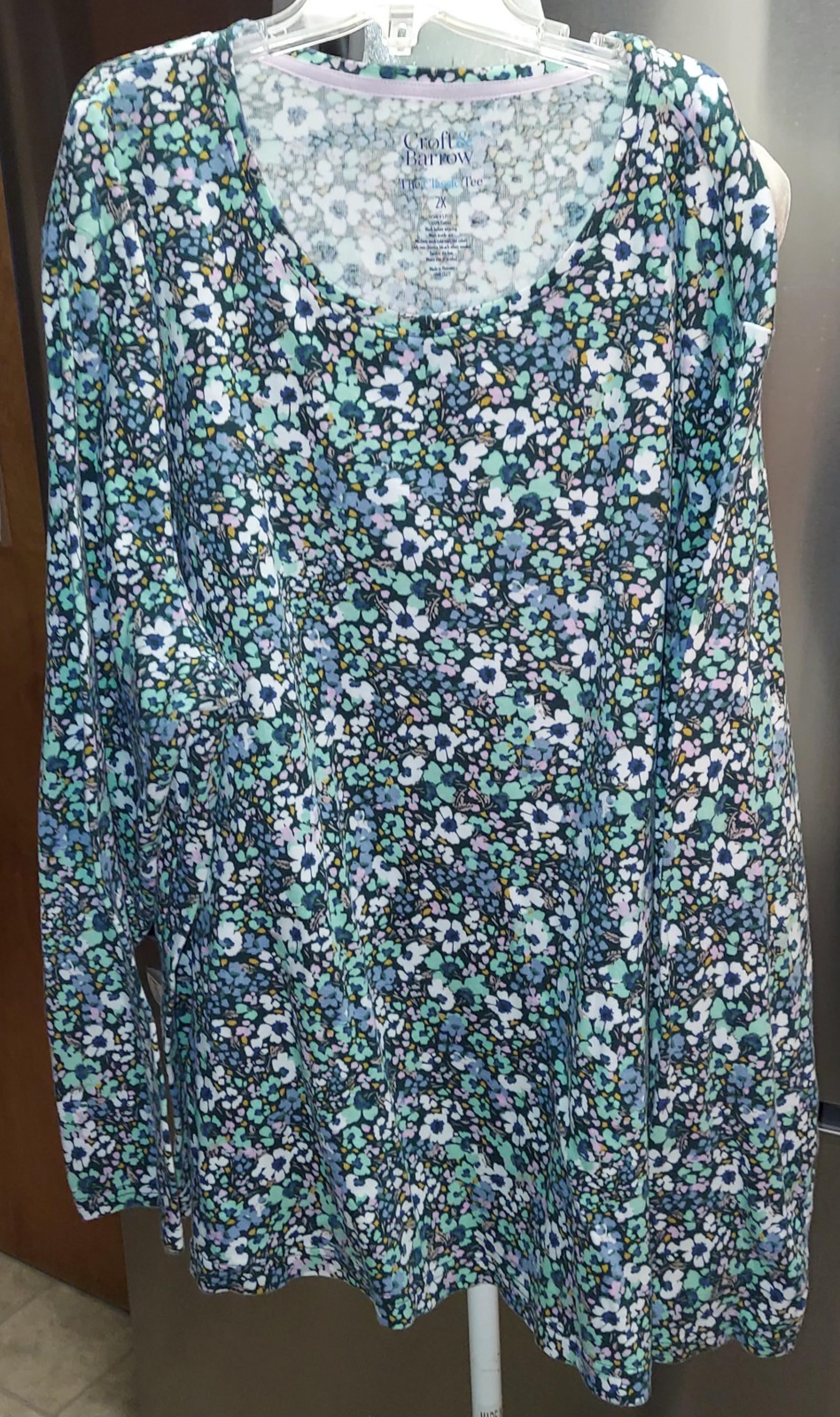 Womans Super Pretty Croft and Barrow Flower Top Shirt Plus Size 2XL