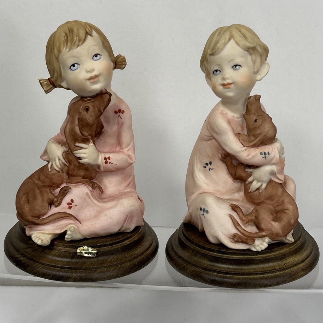 Vtg Capodimonte Giuseppe Armani Italy Figure Boy Girl Hugging Dachshund Dog Set