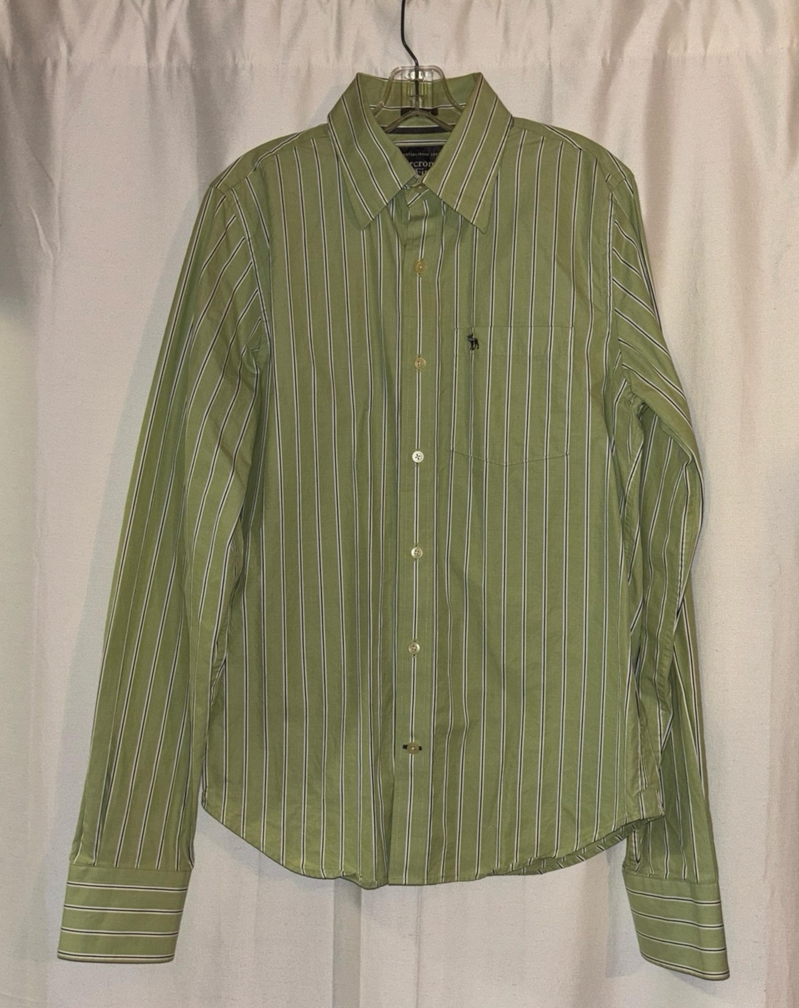 *Abercrombie & Finch*Men’s Button Down Collard Dress Shirt, Size Medium