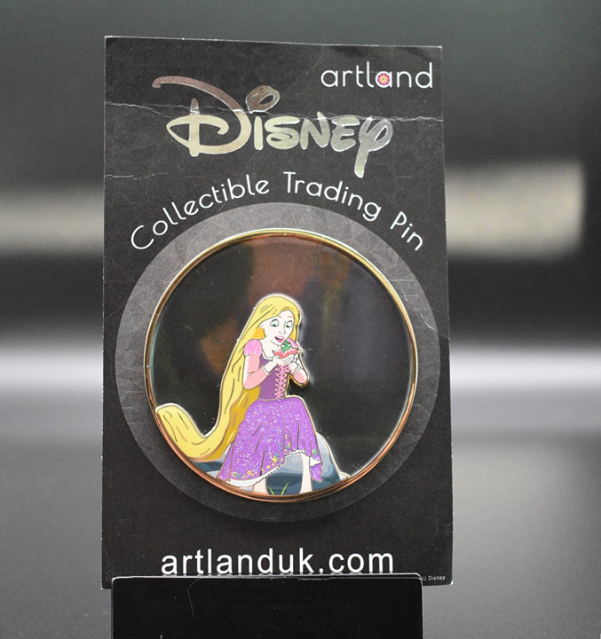 Disney Artland Rapunzel and Pascal Tangled Pin On Glass Series LE 82/200 (B7)
