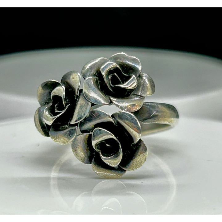 Women's Vintage Sterling silver Rose Bouquet Statement ring size 6