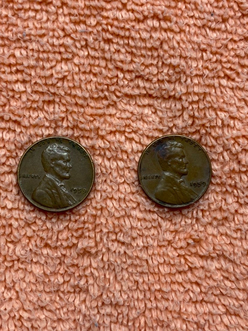 Two (2) 1959 Lincoln Pennies - no mint