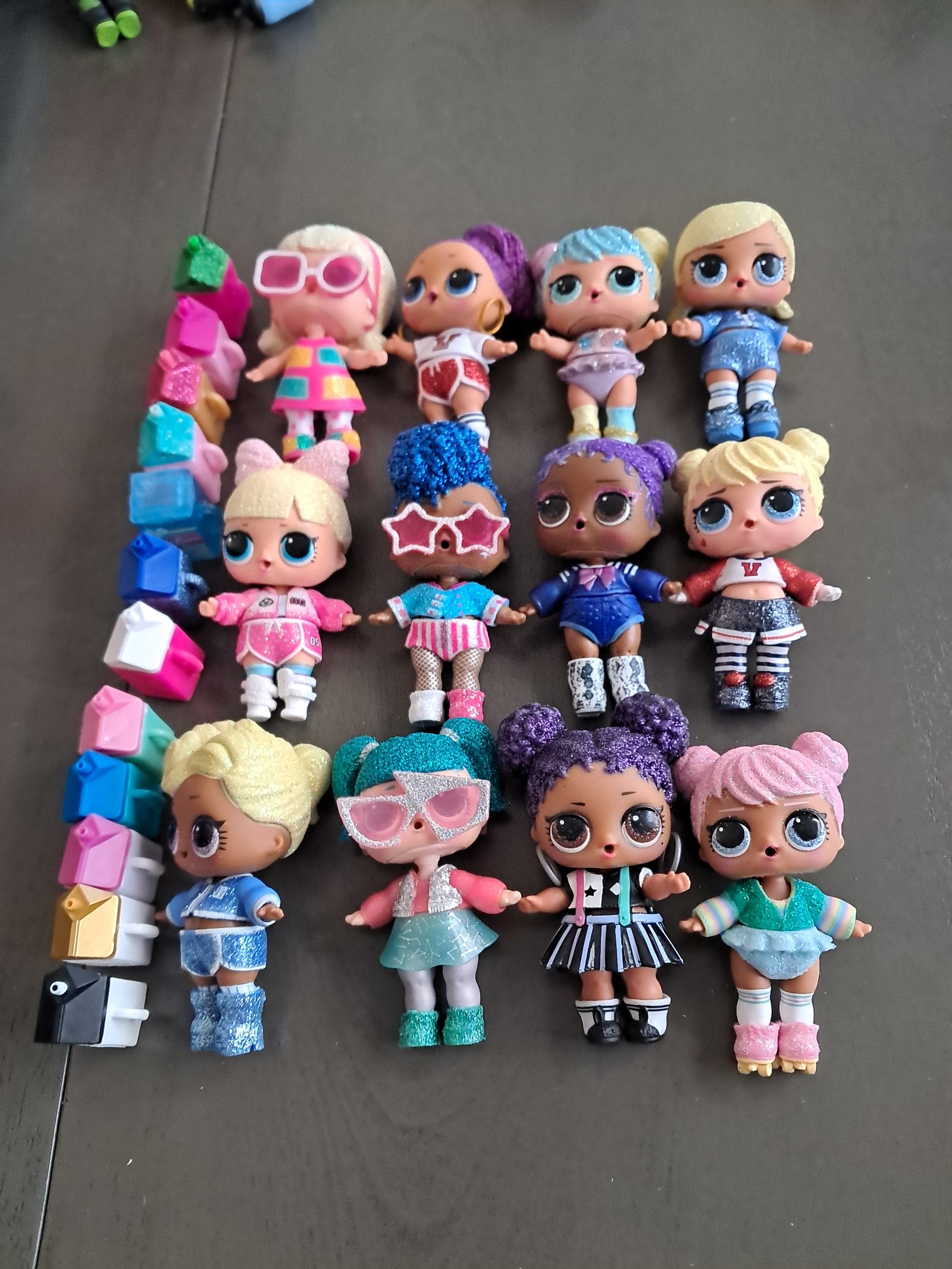 12 LOL DOLLS WITH SIPPY CUPS