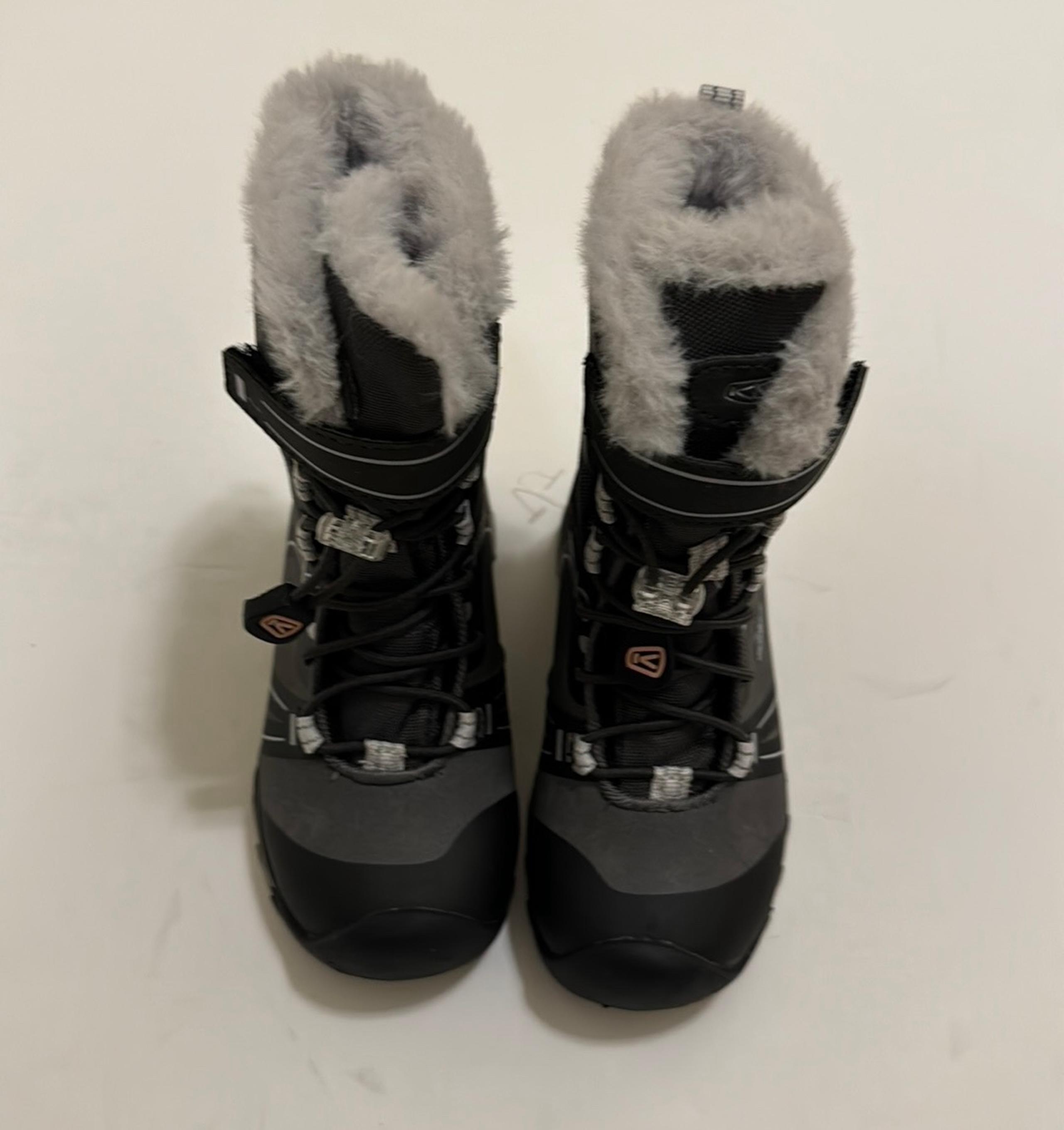 NWT keen kids boot