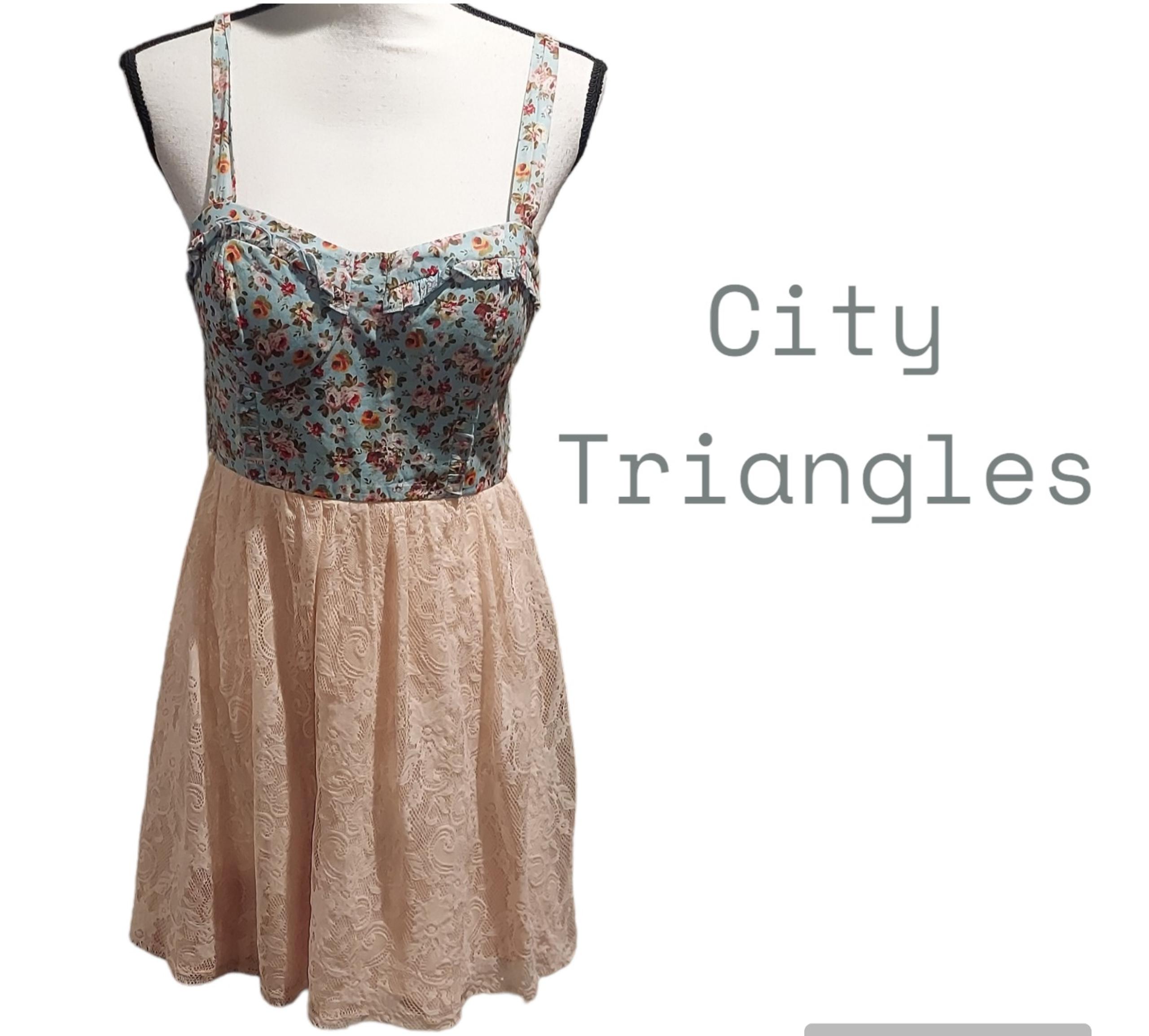 City Triangles dress Pink and blue floral and lace Juniors size 9