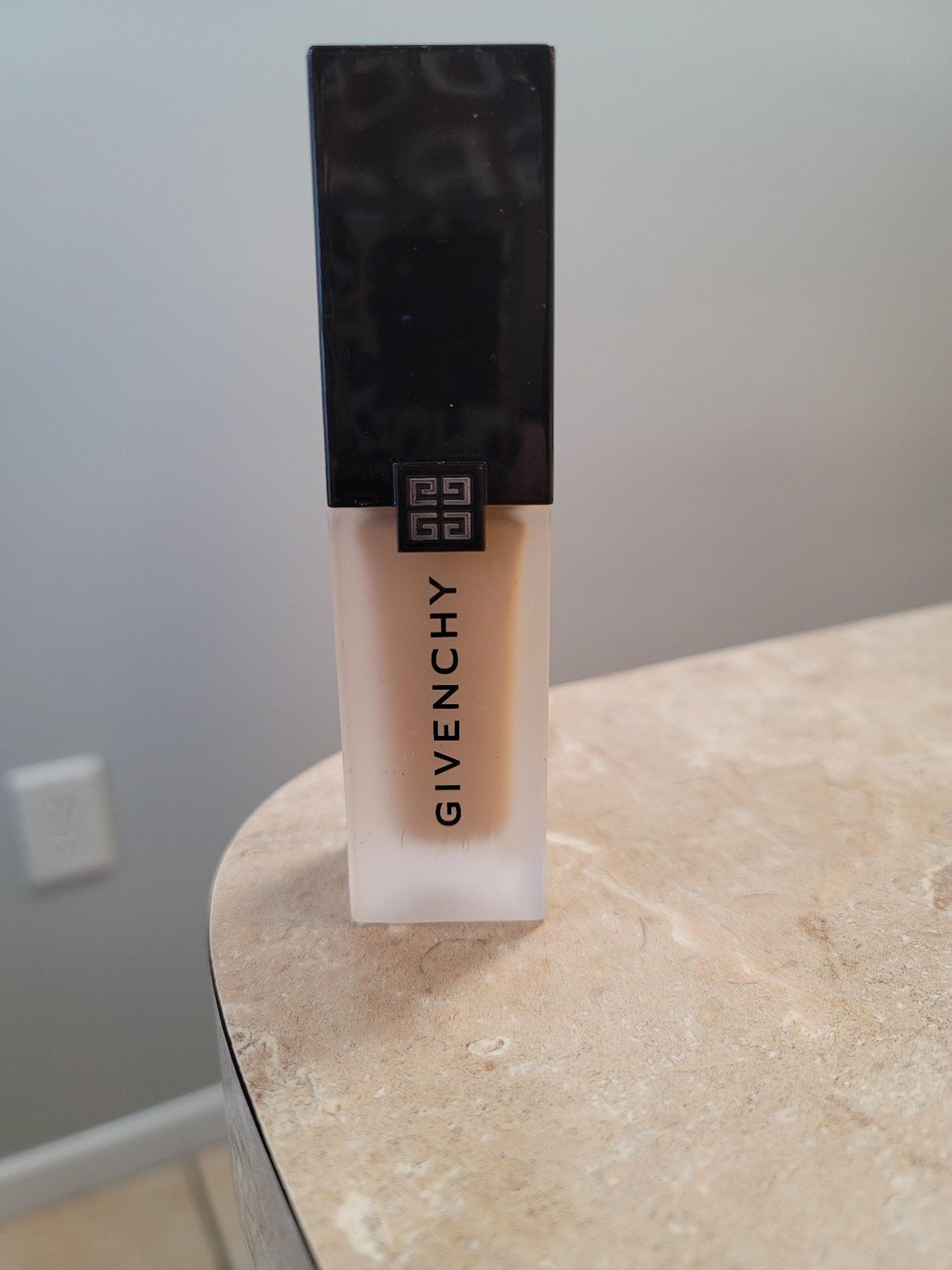 Givenchy skin caring matte foundation