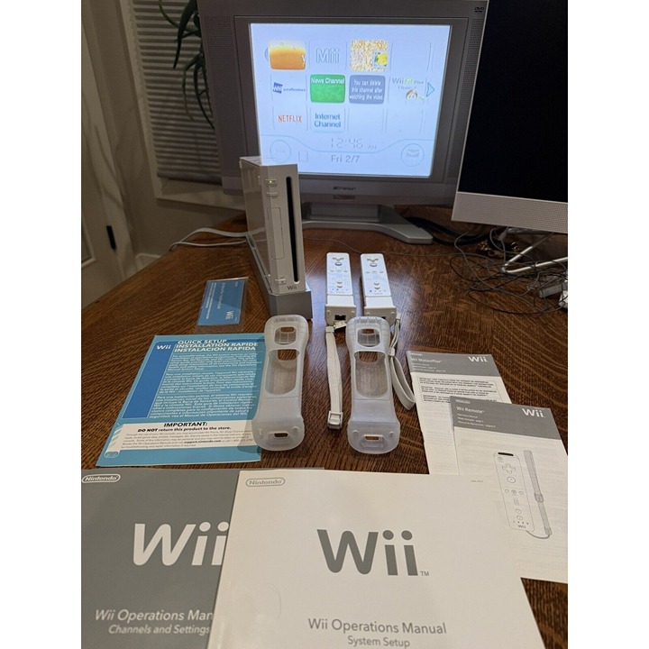 Nintendo Wii RVL-001 White Console Bundle w/ Controllers Tested & Working