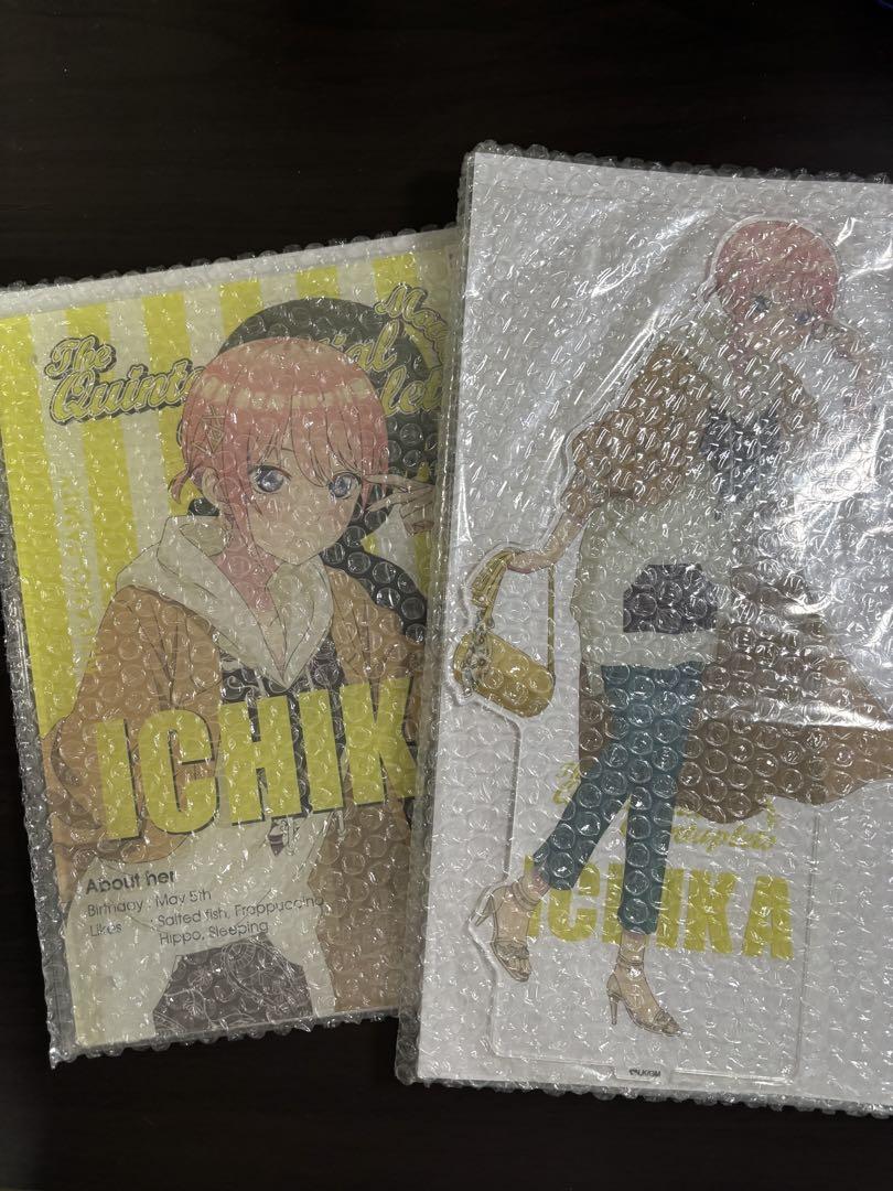 The Quintessential Quintuplets Nakano Ichika Big Acrylic Stand, Board