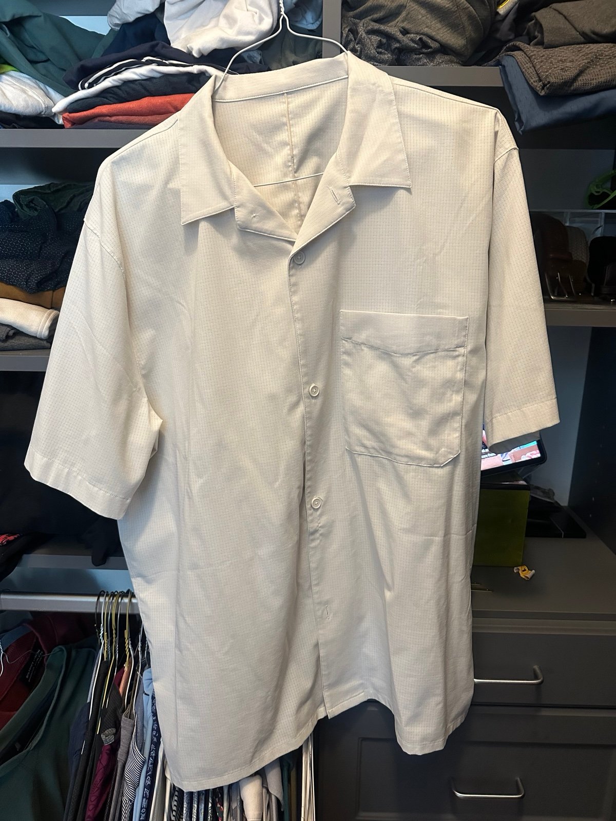 Men’s lululemon short sleeve button up shirt