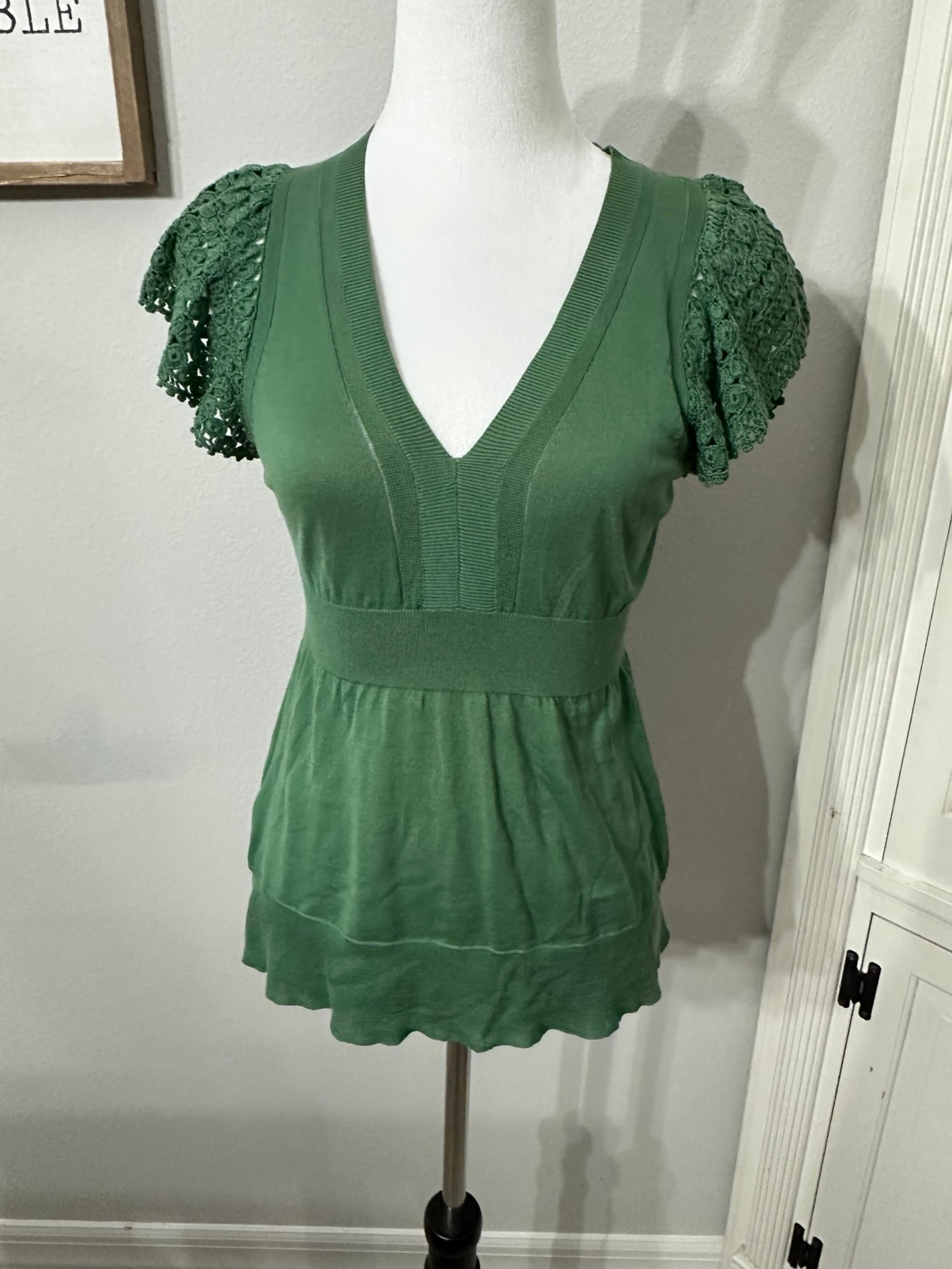 BCBGMaxAzria Green Flutter Sleeve Fitted Blouse