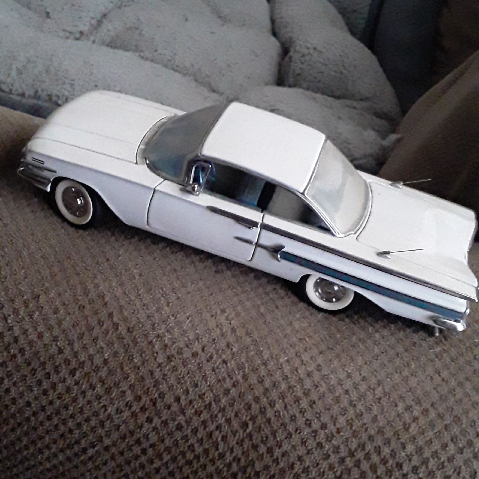 1960 Chevrolet Impala Franklin Mint Prec