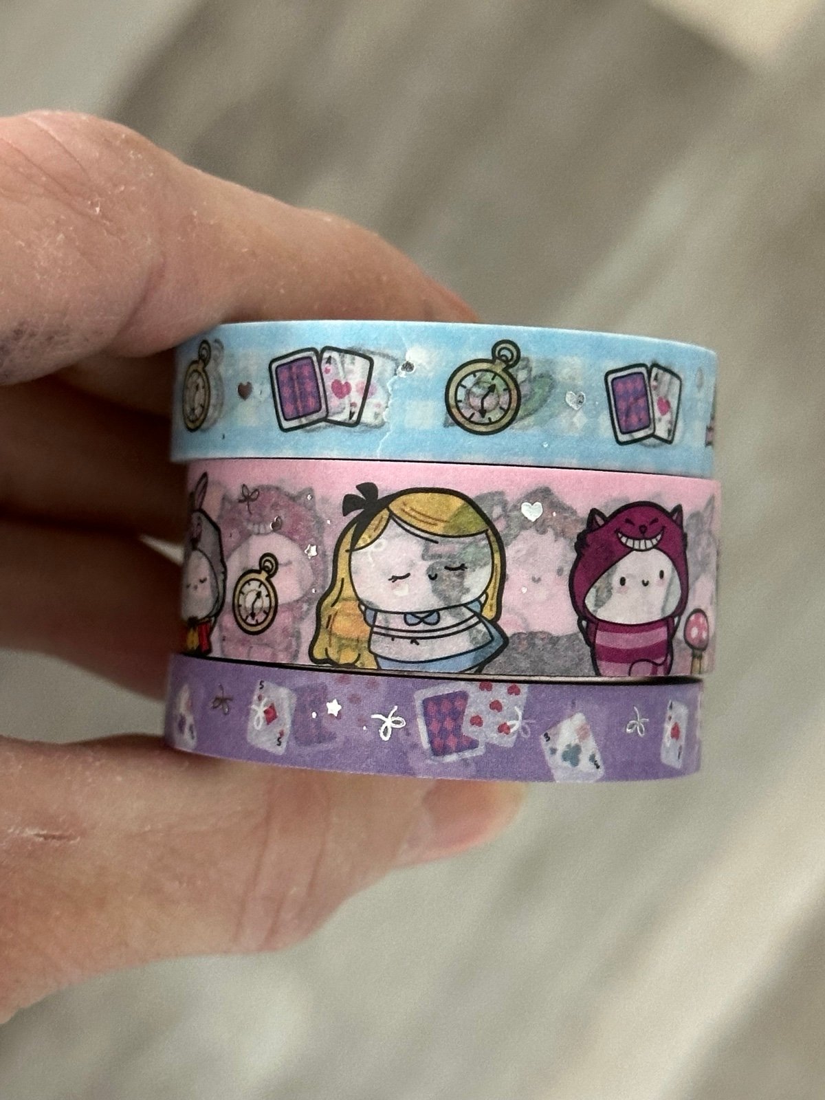 EVERY MINUTE A STORY emas Alice in Wonderland set of 3