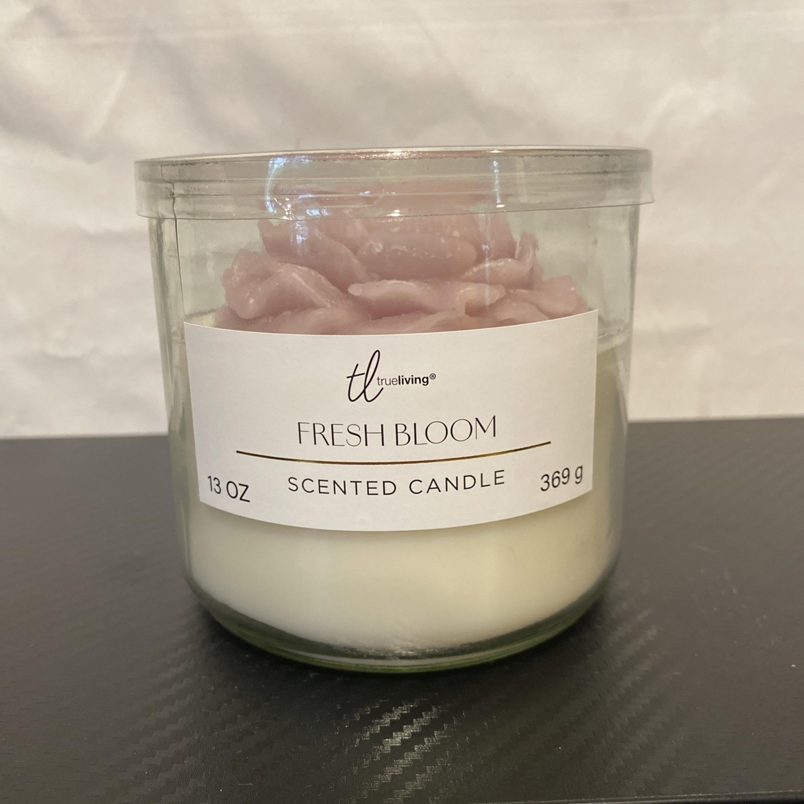 true living Sweet Rose and Amber 13 oz scented candle