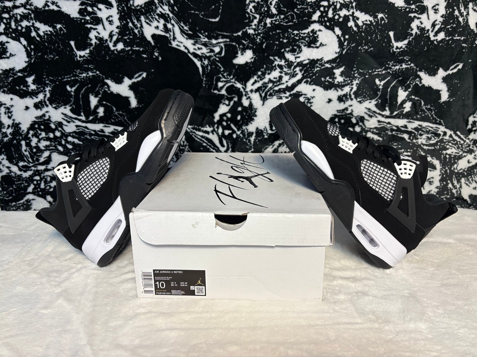 NEW - Air Jordan 4 , White Thunder