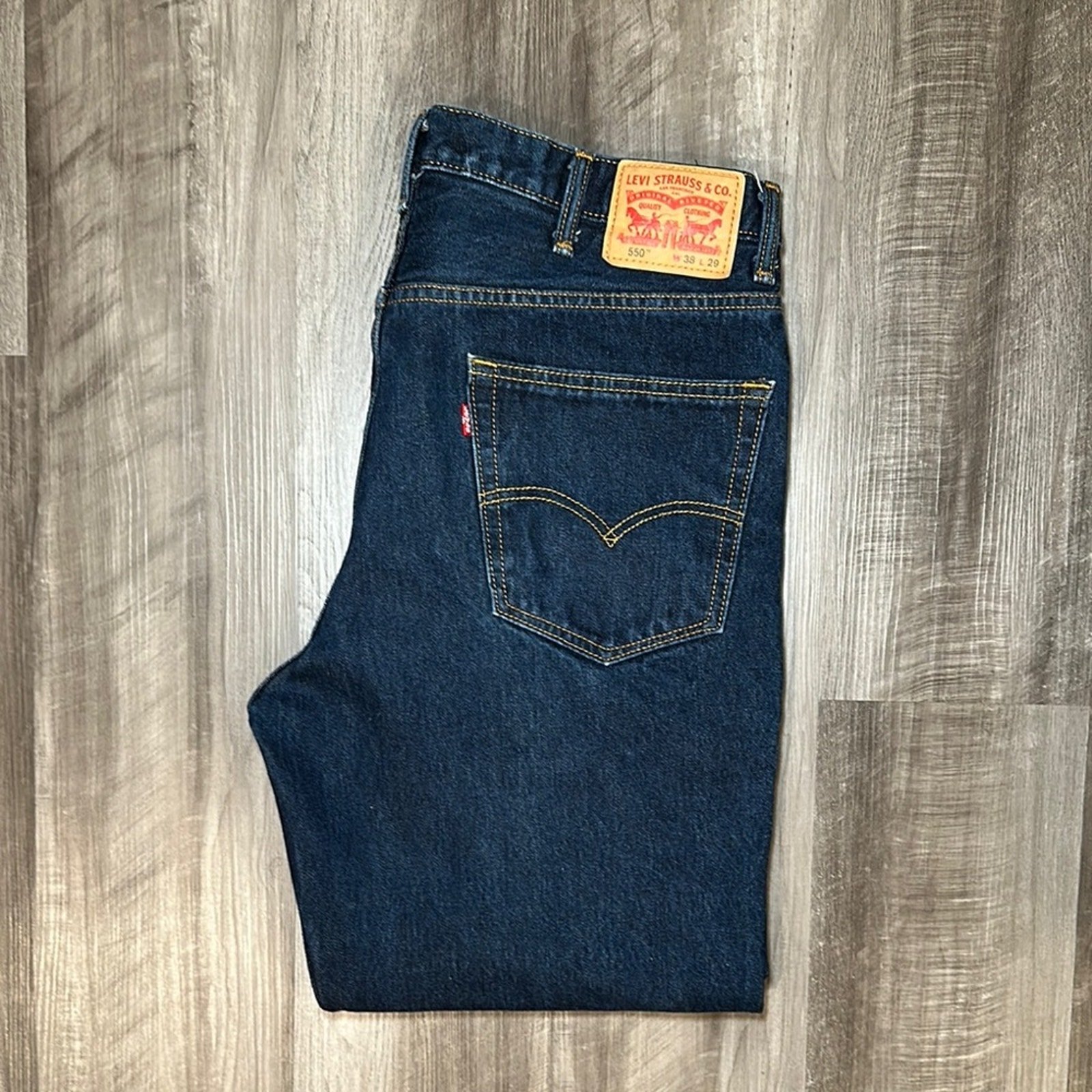 Levi's 550 Relaxed Fit Jeans - 38x29