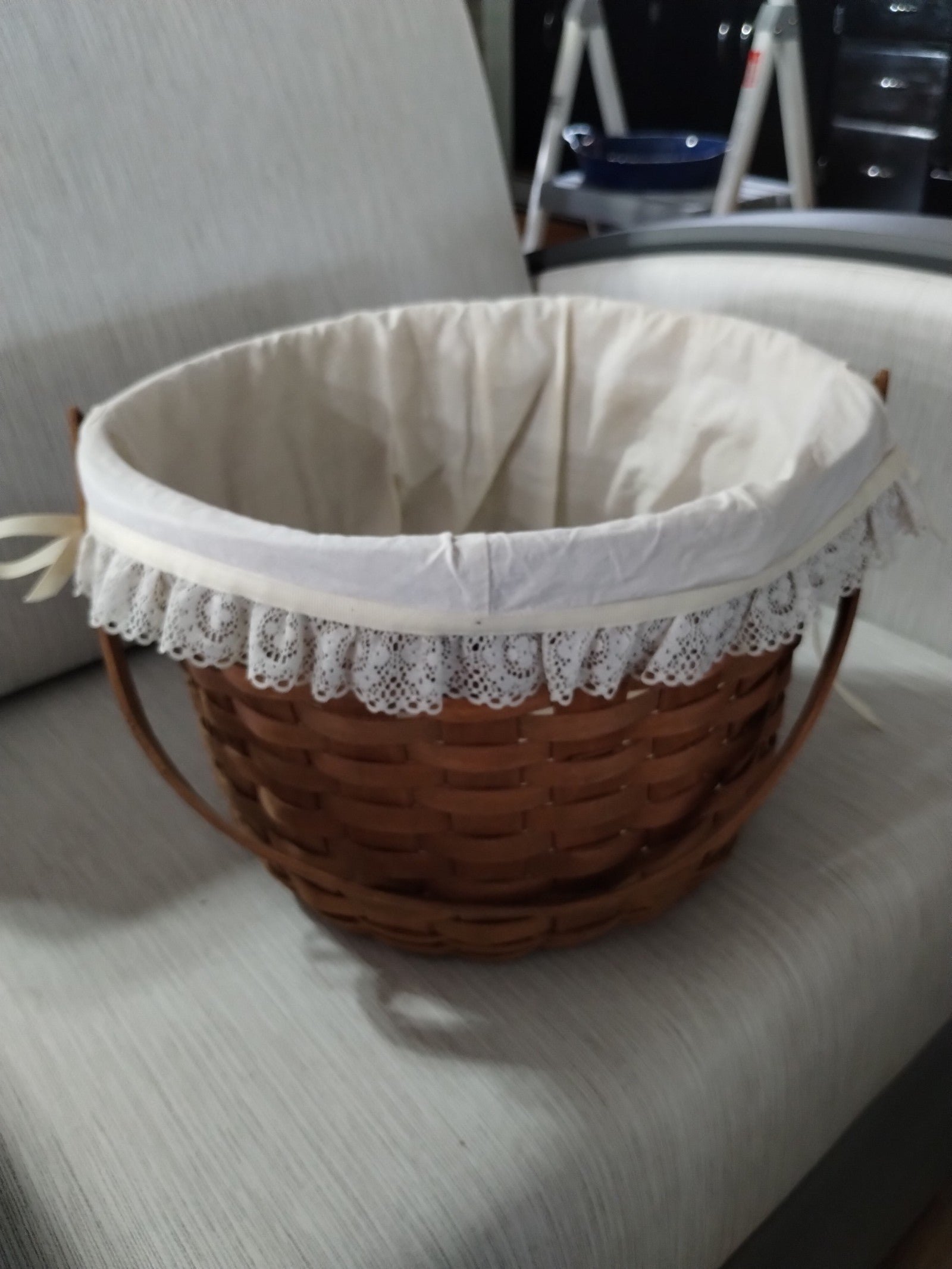 Longaberger 1985 fruit basket and original cream Longaberger liner