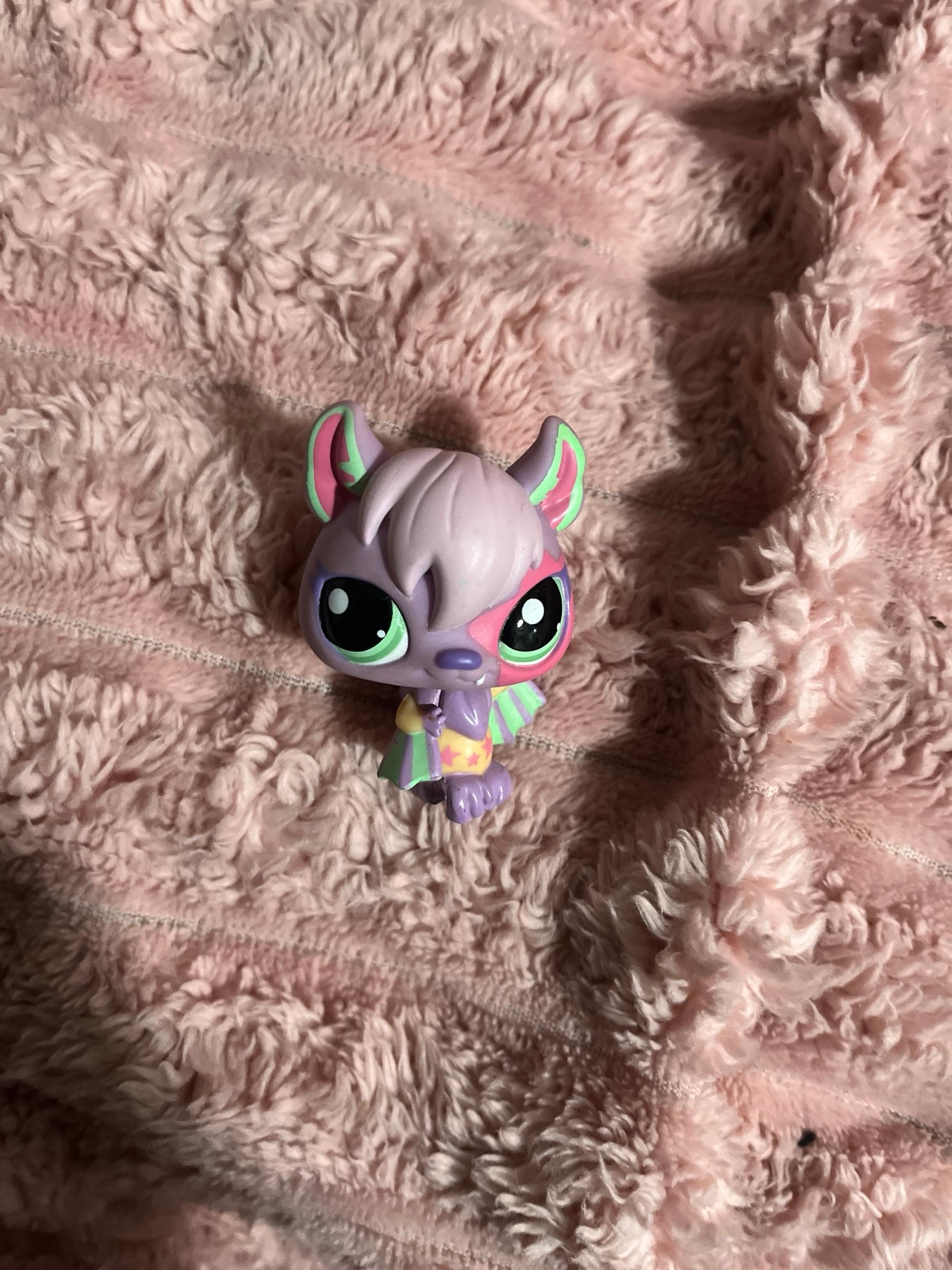 Littlest Pet Shop RARE BAT #1695 Vampire Bat Hasbro LPS Lavender Green Eyes