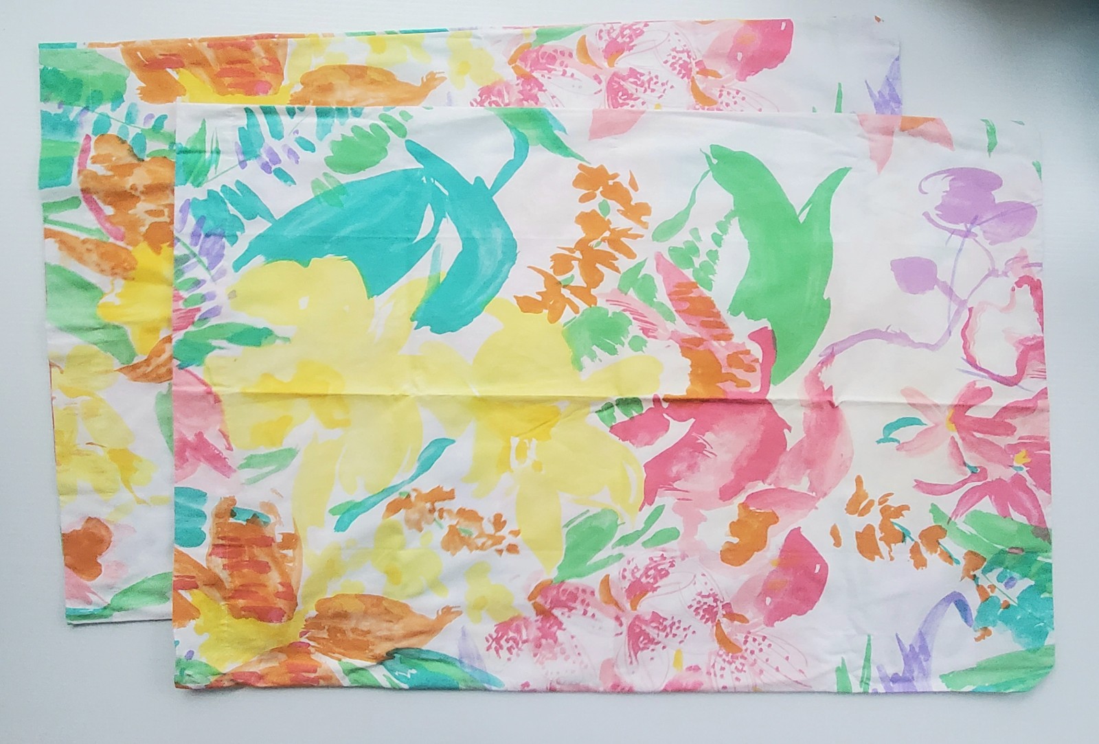 Vintage Wamsutta Bright Floral Brush Stroke Design Standard Pillowcases Set of 2
