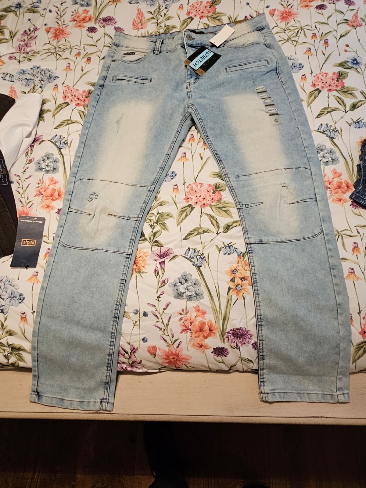 Men's jeans 1 Size 36×30 2 Size 34×30 New Condition with Tags