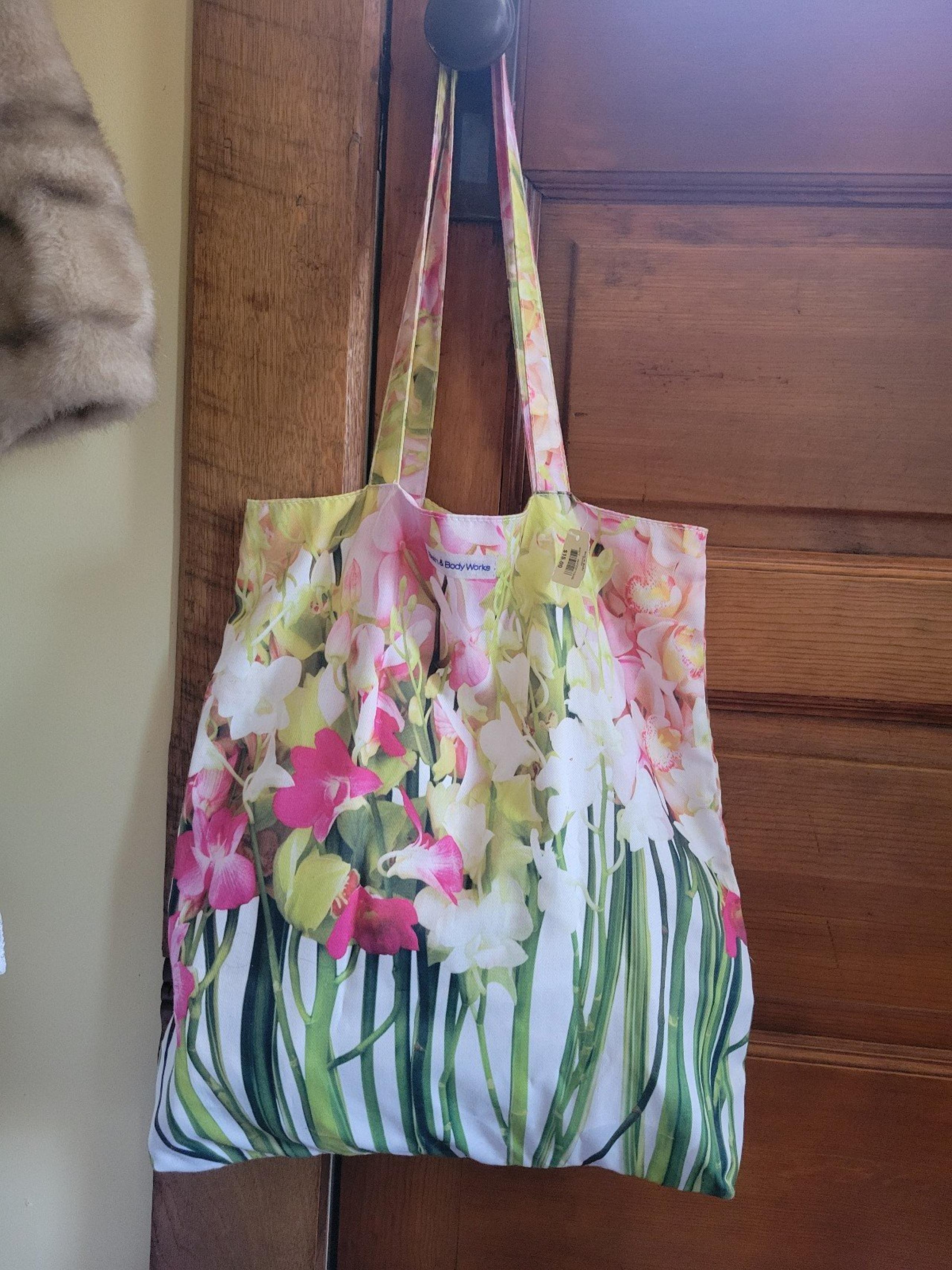 NWT Bath & Body Works Spring Limited Edition floral daffodil pattern tote bag
