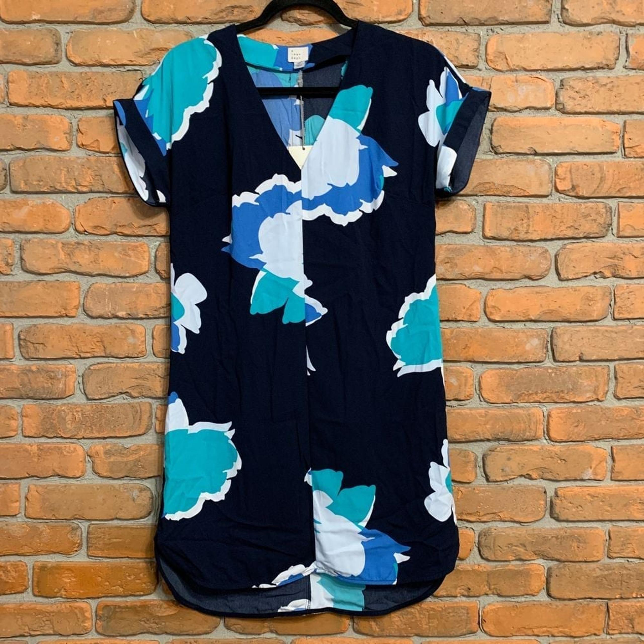 A New Day Womens XS Navy Floral Print Short Sleeve Shift Dress Button Back NWT